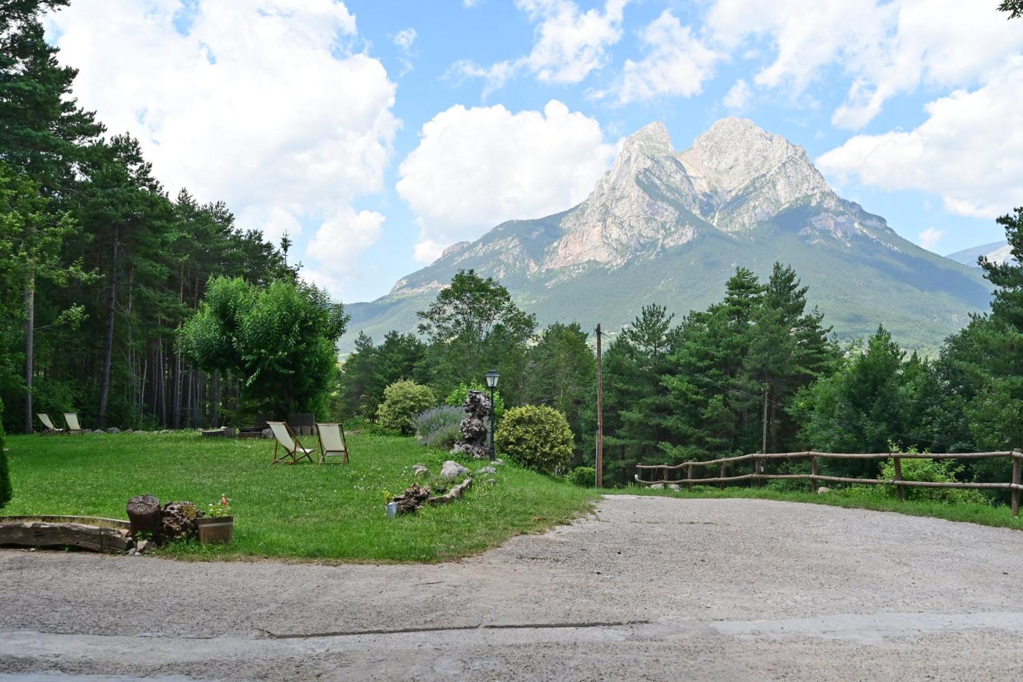Hotel L'Indret Del Pedraforca Adults Only Saldés Exterior foto